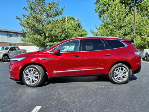 Used 2023 Buick Enclave Essence w/ Experience Buick Package AWD/4WD image 32