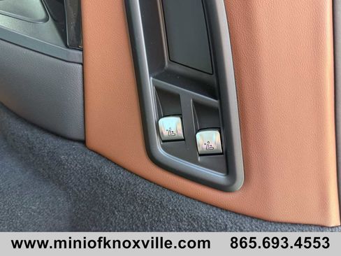 Used 2023 BMW X7 xDrive40i w/ Executive Package image 34