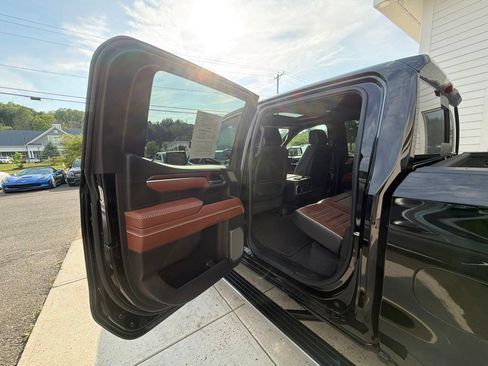 Used 2025 GMC Sierra 1500 Denali Ultimate AWD/4WD image 40