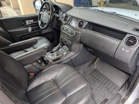 Used 2016 Land Rover LR4 HSE image 4