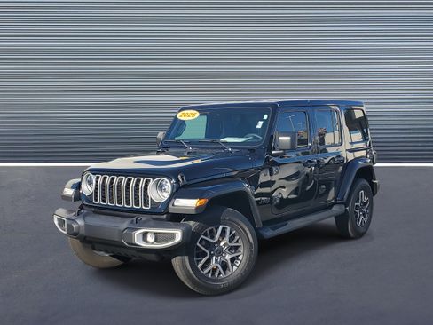 Used 2025 Jeep Wrangler Sahara image 1