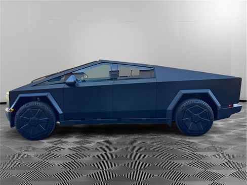 Used 2024 Tesla Cybertruck Cyberbeast AWD/4WD image 2