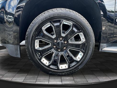 Used 2018 GMC Yukon Denali AWD/4WD image 37