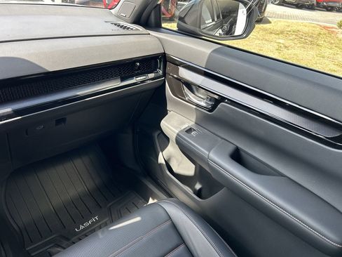 Used 2025 Honda CR-V Sport Touring image 17