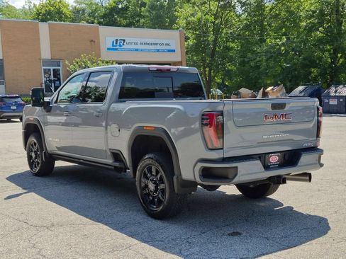 Used 2024 GMC Sierra 2500 AT4 w/ AT4 Premium Plus Package AWD/4WD image 8