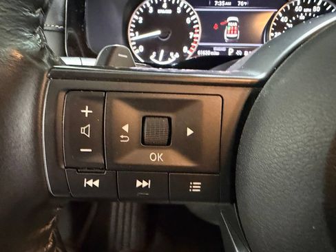 Used 2024 Nissan Pathfinder SV FWD image 17