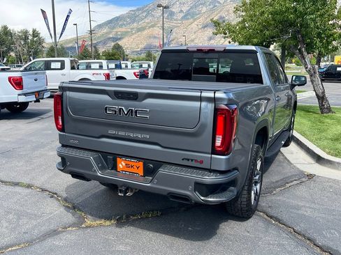 Used 2021 GMC Sierra 1500 AT4 w/ AT4 Premium Package AWD/4WD image 9