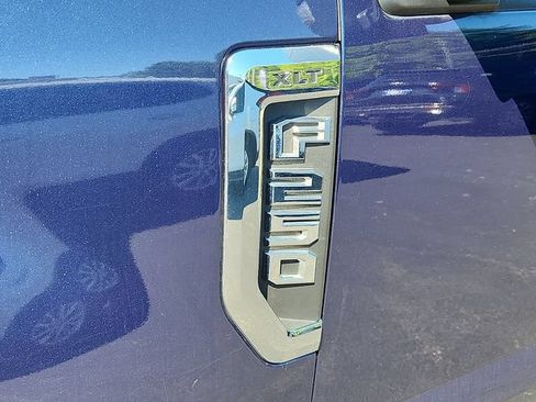 Used 2017 Ford F250 XLT AWD/4WD image 4