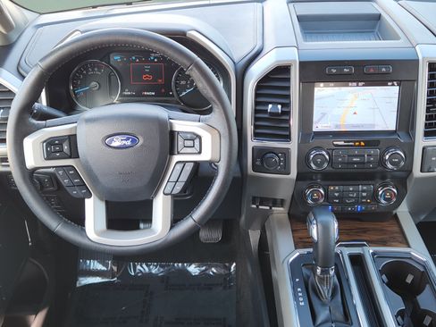Used 2019 Ford F150 Lariat AWD/4WD image 12