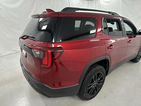 Used 2023 GMC Acadia SLE w/ Driver Convenience Package image 3