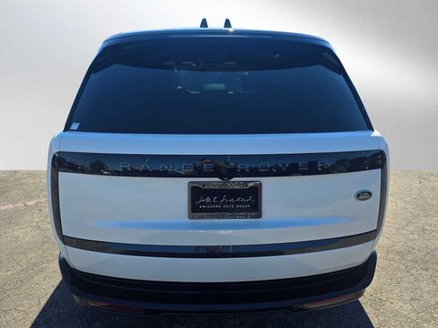 Certified 2023 Land Rover Range Rover SE image 4