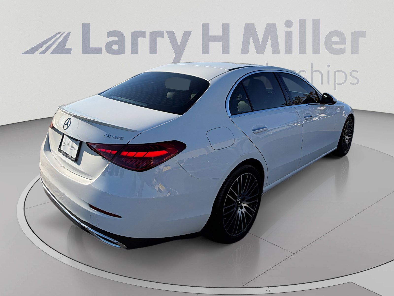 Used 2023 Mercedes-Benz C 300 4MATIC Sedan image 5