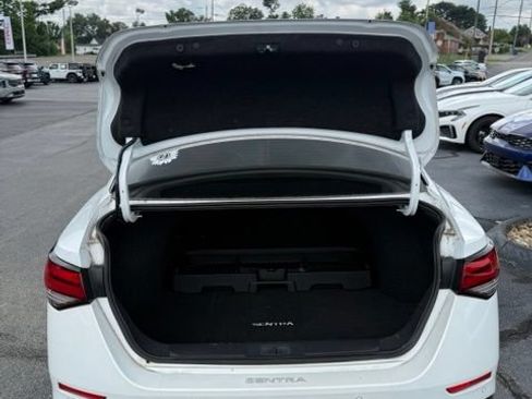 Used 2025 Nissan Sentra SR w/ SR Premium Package FWD image 7