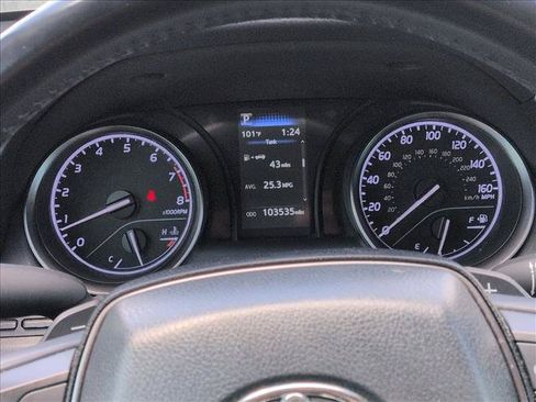 Used 2023 Toyota Camry SE FWD image 11