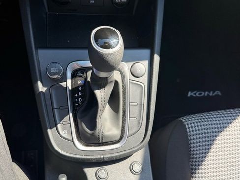 Used 2023 Hyundai Kona SE w/ Cargo Package image 11