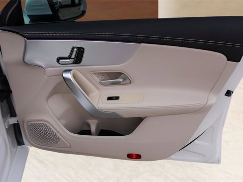 Used 2022 Mercedes-Benz CLA 250 image 30