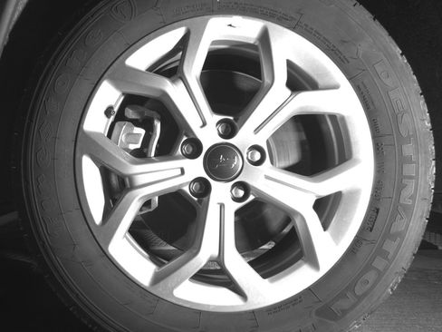 Used 2025 Jeep Compass Latitude image 12