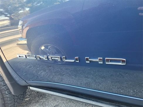 Used 2026 GMC Sierra 2500 Denali Ultimate image 6