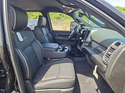 New 2026 RAM 2500 Laramie AWD/4WD image 16