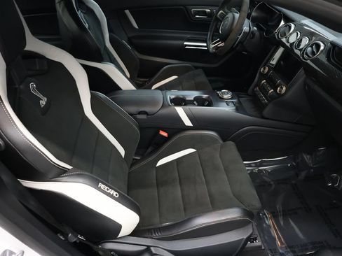 Used 2022 Ford Mustang Shelby GT500 w/ Carbon Fiber Track Pack RWD image 88