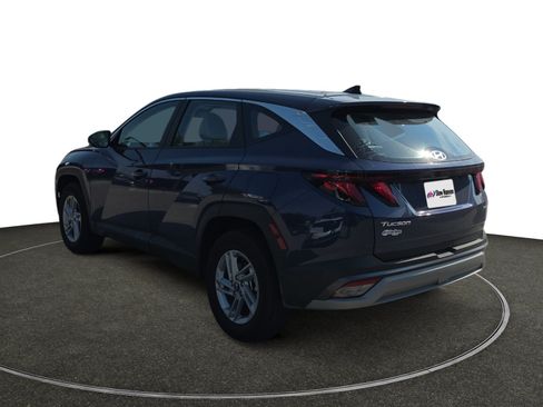 Used 2025 Hyundai Tucson SE AWD/4WD image 3