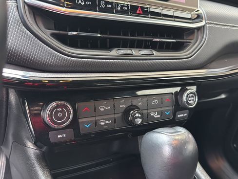 Used 2022 Jeep Compass Altitude w/ Convenience Group image 22