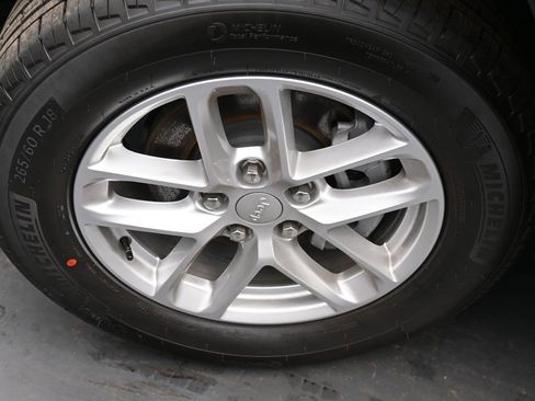 New 2026 Jeep Grand Cherokee Laredo image 19