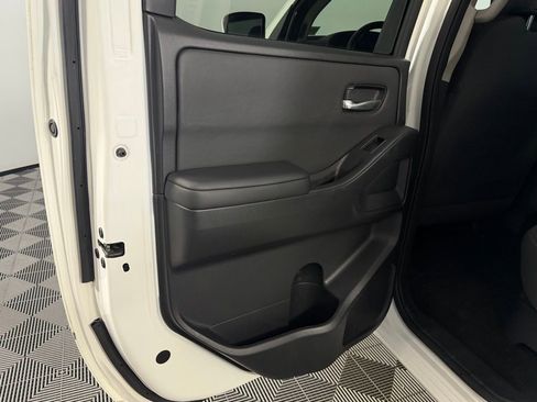 Used 2023 Nissan Frontier SV w/ Technology Package RWD image 27