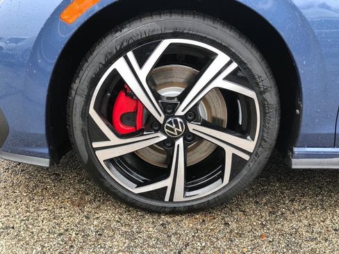 New 2026 Volkswagen GTI SE image 9