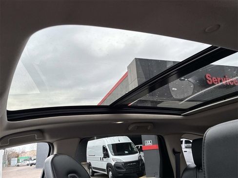 Used 2023 Acura MDX SH-AWD image 32