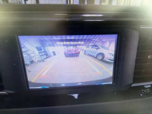 Used 2023 Chrysler Voyager LX FWD image 13