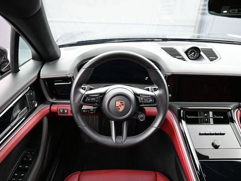 Certified 2024 Porsche Panamera 4 image 18