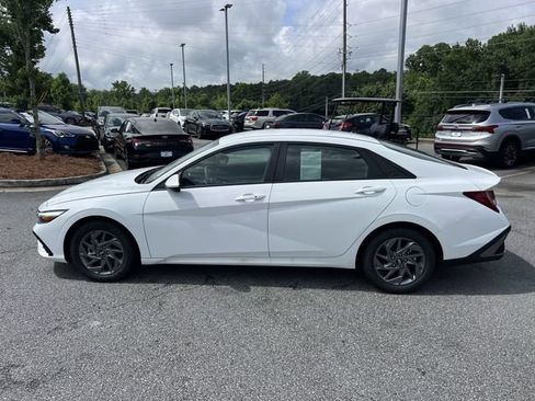 Used 2026 Hyundai Elantra Hybrid FWD image 4