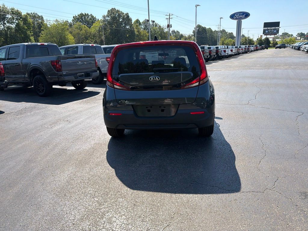 Used 2020 Kia Soul LX FWD image 4