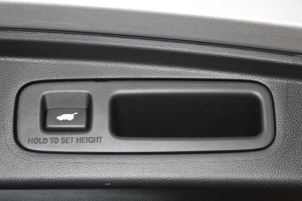 Used 2025 Honda CR-V EX-L image 32