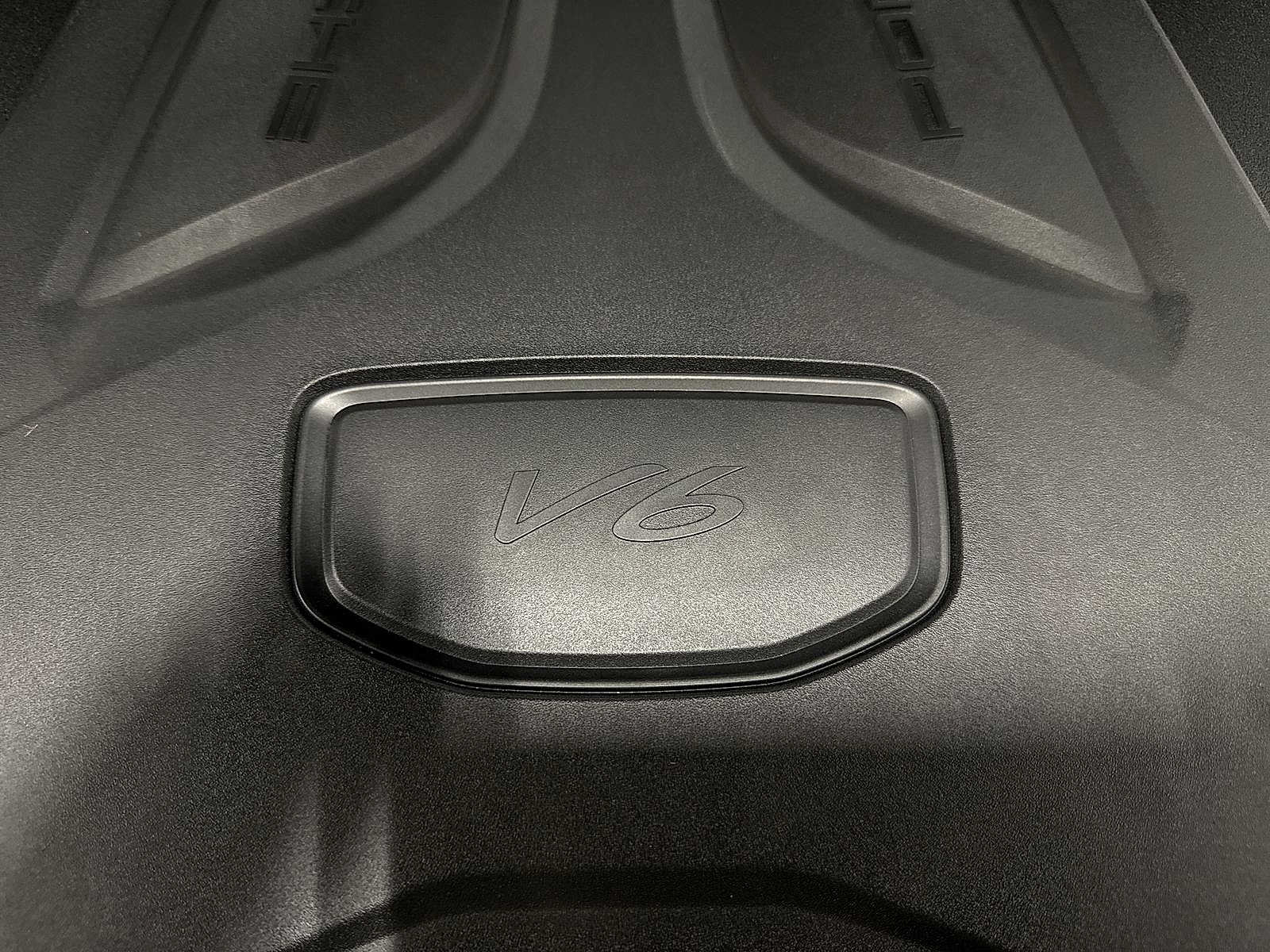 Used 2024 Porsche Cayenne AWD/4WD image 27