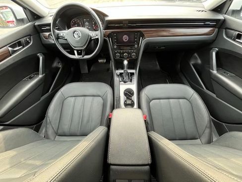 Certified 2020 Volkswagen Passat 2.0T SEL image 14
