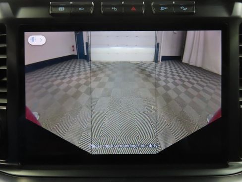 Used 2024 Ford F250 Platinum w/ FX4 Off-Road Package image 19