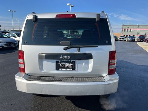 Used 2010 Jeep Liberty Sport image 8