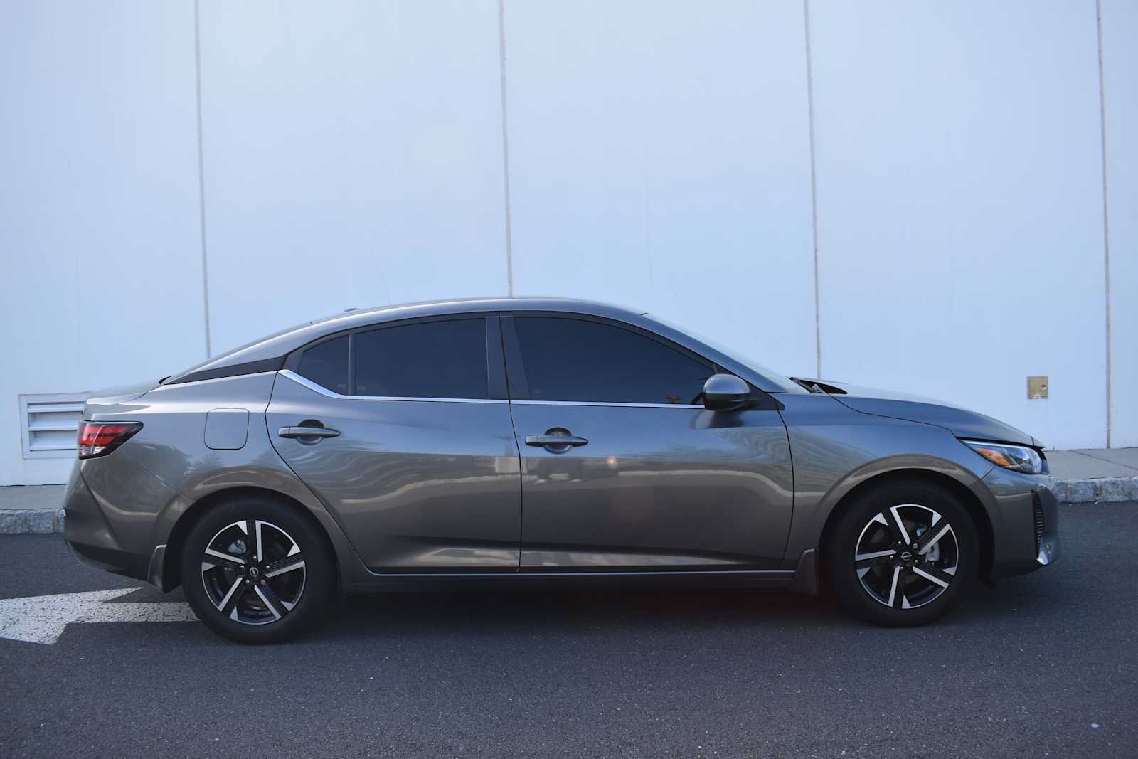 Used 2024 Nissan Sentra SV FWD image 4