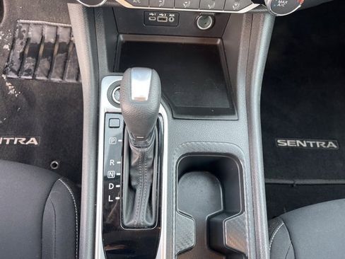 Used 2022 Nissan Sentra SV image 19