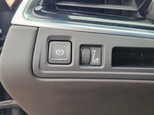 Used 2025 Cadillac XT6 Premium Luxury AWD/4WD image 12