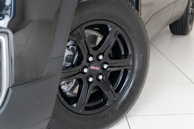 Used 2023 GMC Acadia AT4 w/ Technology Package AWD/4WD image 2