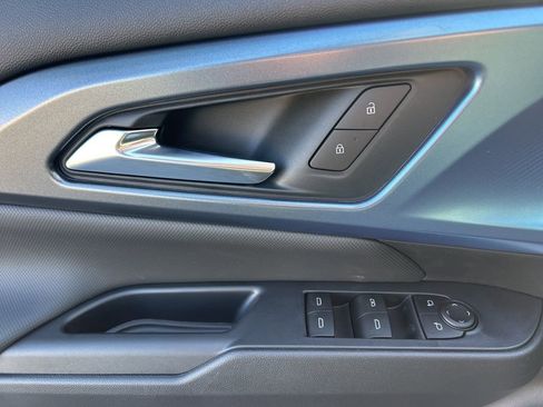 New 2026 Chevrolet Equinox EV LT w/ LPO, Blackout Package FWD image 14