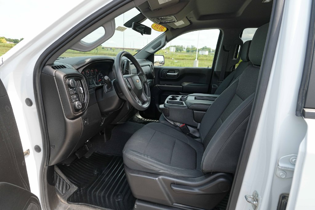 Used 2020 Chevrolet Silverado 1500 Custom w/ Trailering Package AWD/4WD image 17