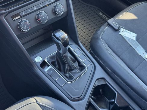 Used 2022 Volkswagen Taos SE image 31