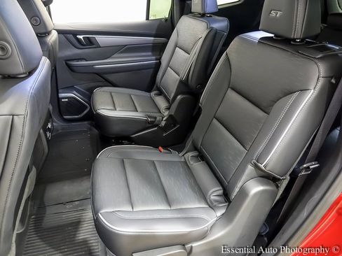 New 2025 Buick Enclave Sport Touring w/ LPO, Floor Liner Package image 9