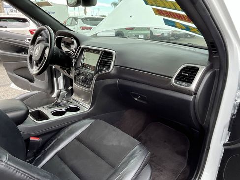 Used 2018 Jeep Grand Cherokee Altitude AWD/4WD image 27