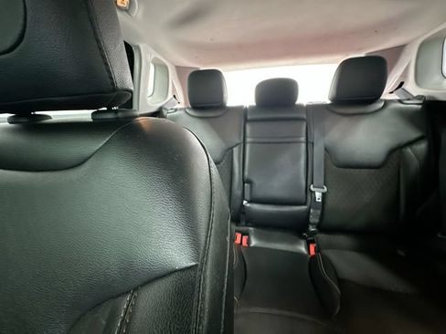 Used 2019 Jeep Compass Latitude AWD/4WD image 24