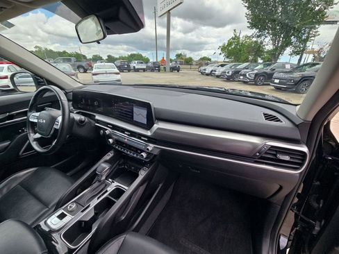Used 2025 Kia Telluride S FWD image 30